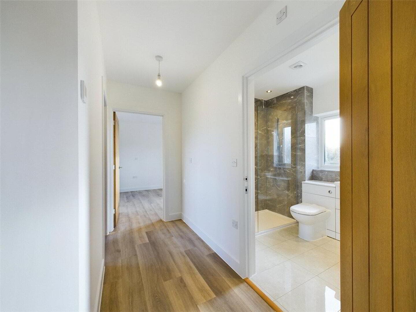 Family bathroom in the Cove range with Grohe taps