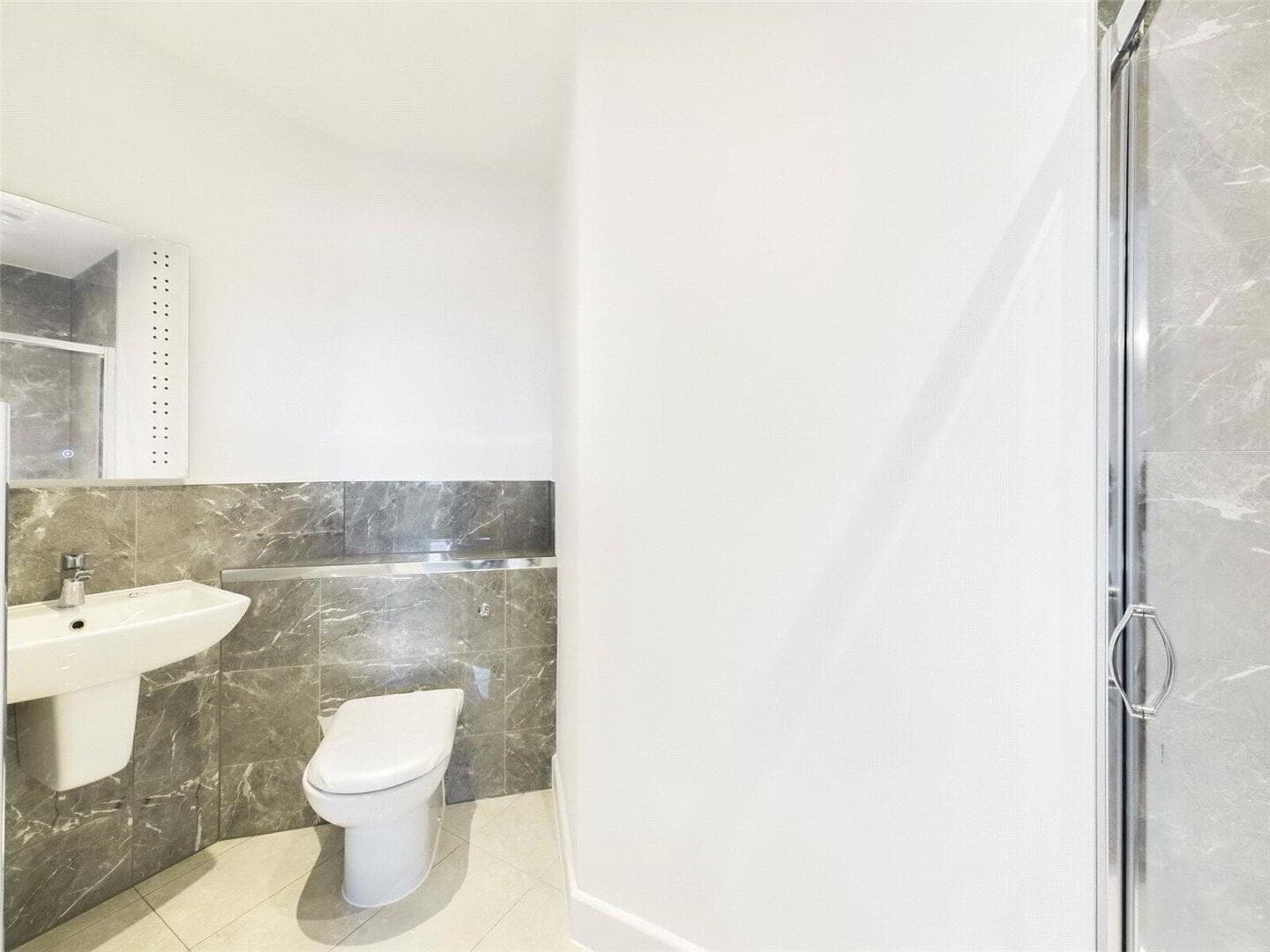 Master en-suite shower room with Aurora low-profile tray